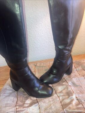 Dolce Vita Black Over-the-Knee Block Heel Boots 7.5 wide (Style: Flapper)